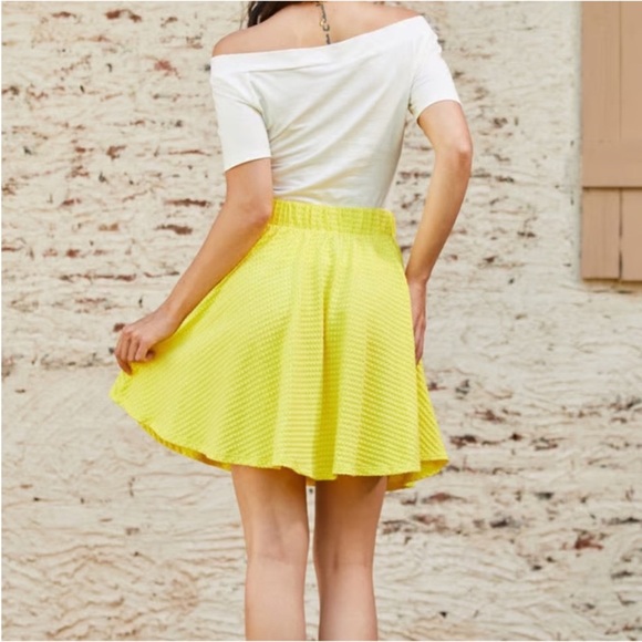 NWT Modcloth Winner's Circle Skater Yellow Skirt Size Small - Picture 5 of 16